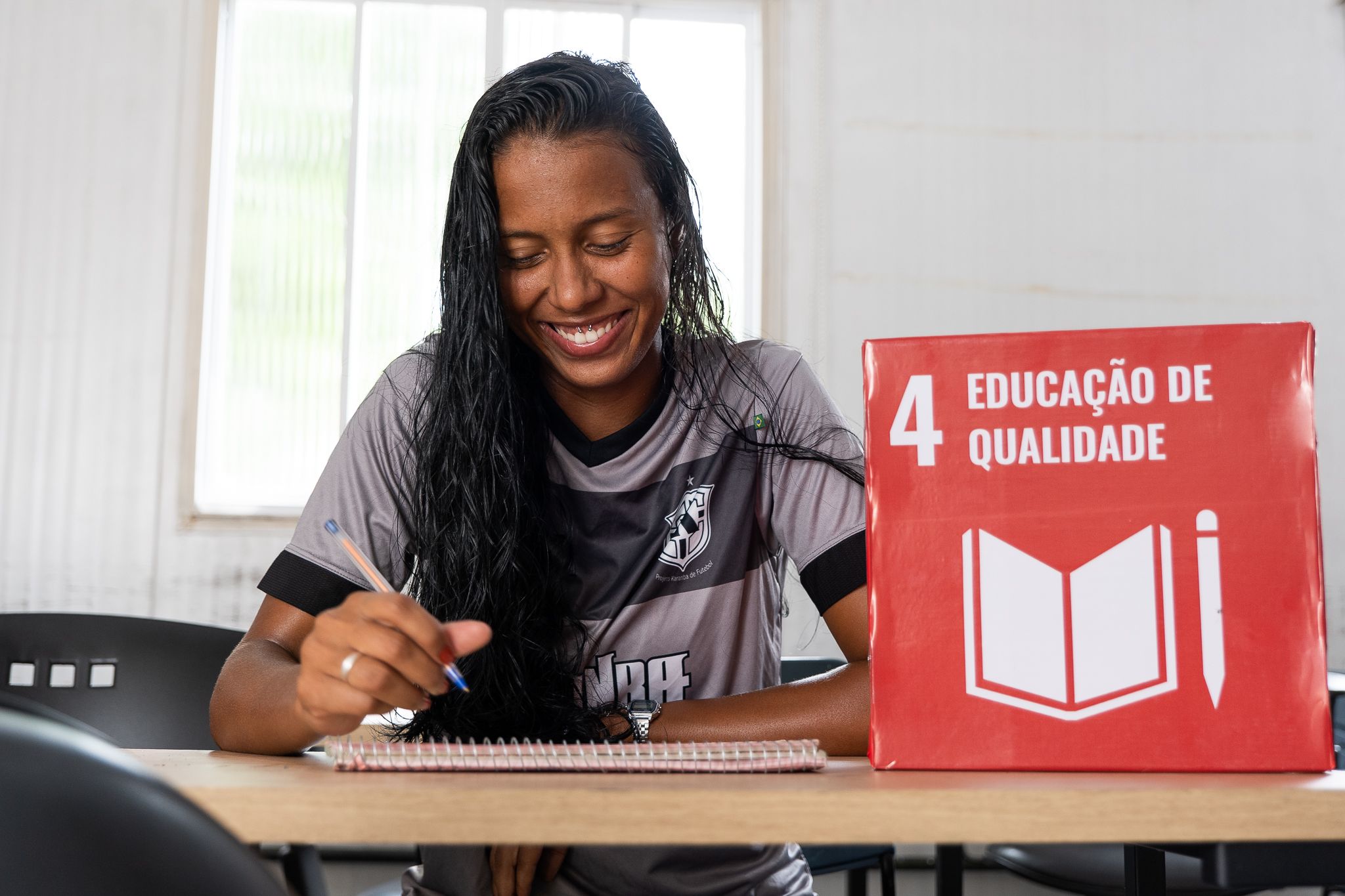 ‘Gol de Caneta’: MP Construtora leva educação a jovens de São Gonçalo