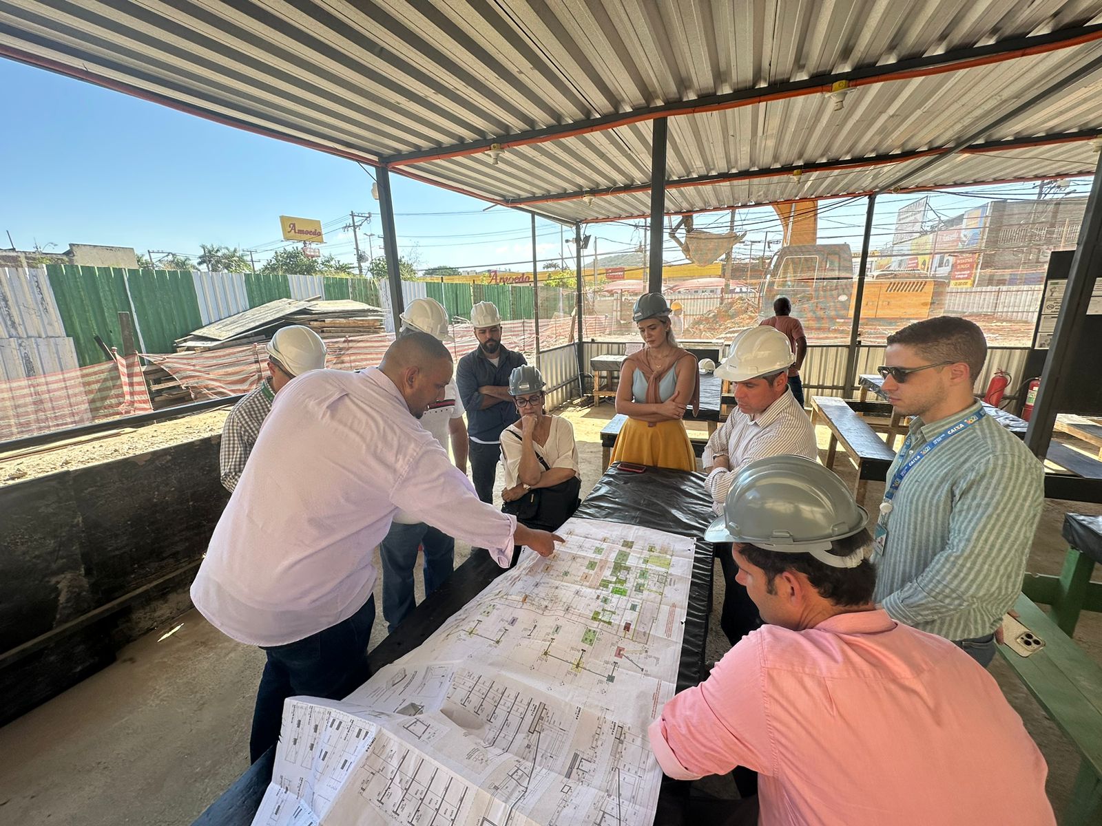 Equipe da Caixa Econômica Federal visita as obras MP